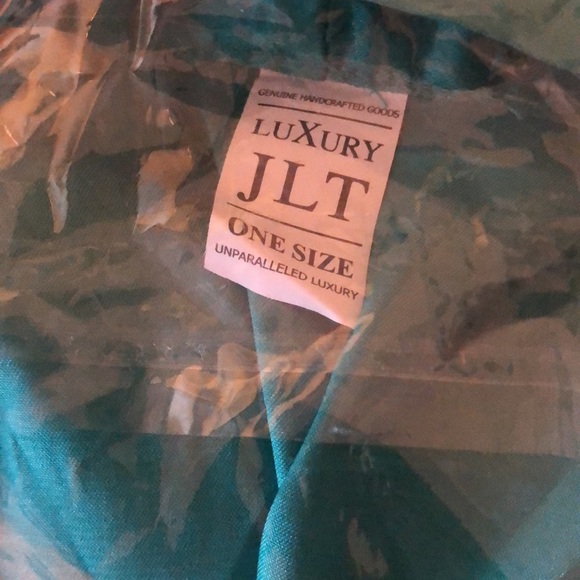 🌻 Satin Robe 🌻 - Picture 4 of 4